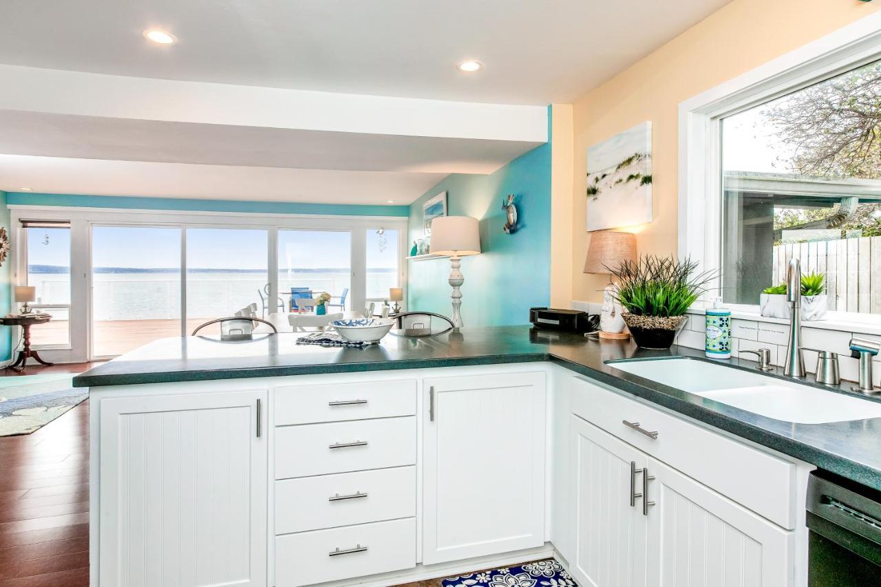 Spyglass Beach House Freeland Екстериор снимка